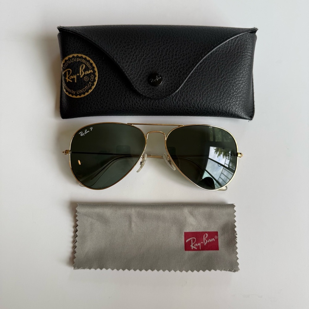 Ray Ban Polarized Classic Aviator Sunglasses in Polished Arista Gold